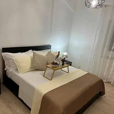 Anna'S Apartment-2